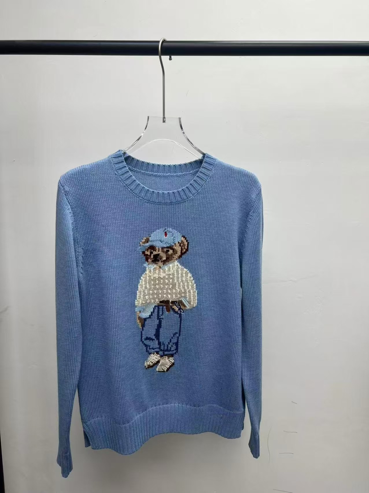 Light blue hat bear