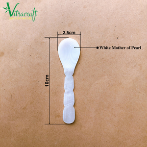 Cuillère à caviar de qualité supérieure. La cuillère est fabriquée à partir de coquilles de nacre naturelle, en veillant à ne pas perdre la saveur du plat - Product Image 6