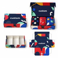 Boîte cadeau personnalisée pour chaussettes imprimées en couleur, avec languettes avant imbriquées, emballage pliable pour vêtements
