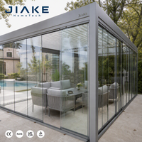 Pergola en aluminium avec porte coulissante en verre et toit à lames motorisées pour jardin, patio, villa, CE SGS OEM/ODM, usine de vente en gros