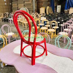 Chaise pour enfants en rotin naturel moderne et écologique faite à la main durable pour une utilisation en extérieur élégante pour salles de jeux salon cuisine - Product Image 3