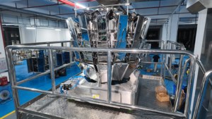 Machine d'emballage automatique haute efficacité pour sachets de 1 kg et 5 kg, idéale pour les noix, les chips de banane, les grains de café et les pistaches – Approvisionnement direct usine - Product Image 3
