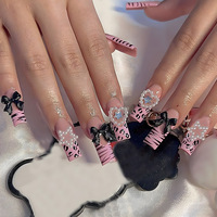 Uñas Postizas Hechas a Mano, Largas y Cuadradas, Base Nude, Punta Francesa Roja, Diseño 3D con Cerezas, Borde Ondulado con Pedrería Dorada, 10 Piezas