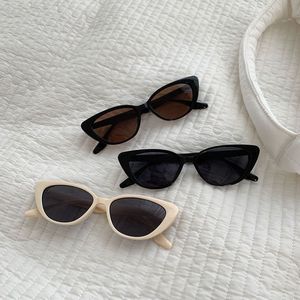 Fantaisie Jour Nouvelle Arrivé<span class=keywords><strong>e</strong></span> Ins Vintage Cat Eye Lunettes De Soleil Carré Petit Cadre Marque Designer Rétro Nuances y2k lunettes De Soleil Avec Uv400 - Product Image 5