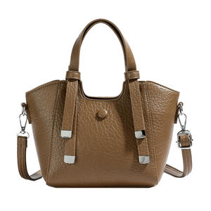 Sac fourre-tout et bandoulière en cuir PU de haute qualité pour femme avec fermeture éclair, imperméable et grande capacité - Product Image 1
