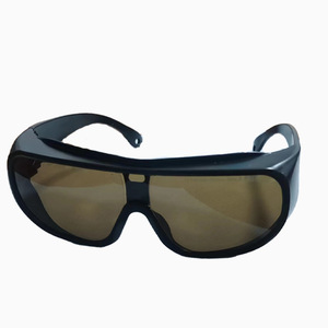 Lunettes de protection LED Sunset à spectre complet, monture noire, lentille de 2 mm pour la protection contre les rayonnements lumineux, fabriquées à Shenzhen - Product Image 1