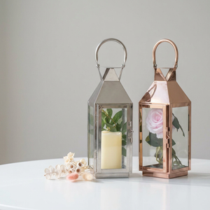 Lanternes à bougies en métal inoxydable pour centres de table de mariage, disponibles en différentes couleurs - Product Image 1