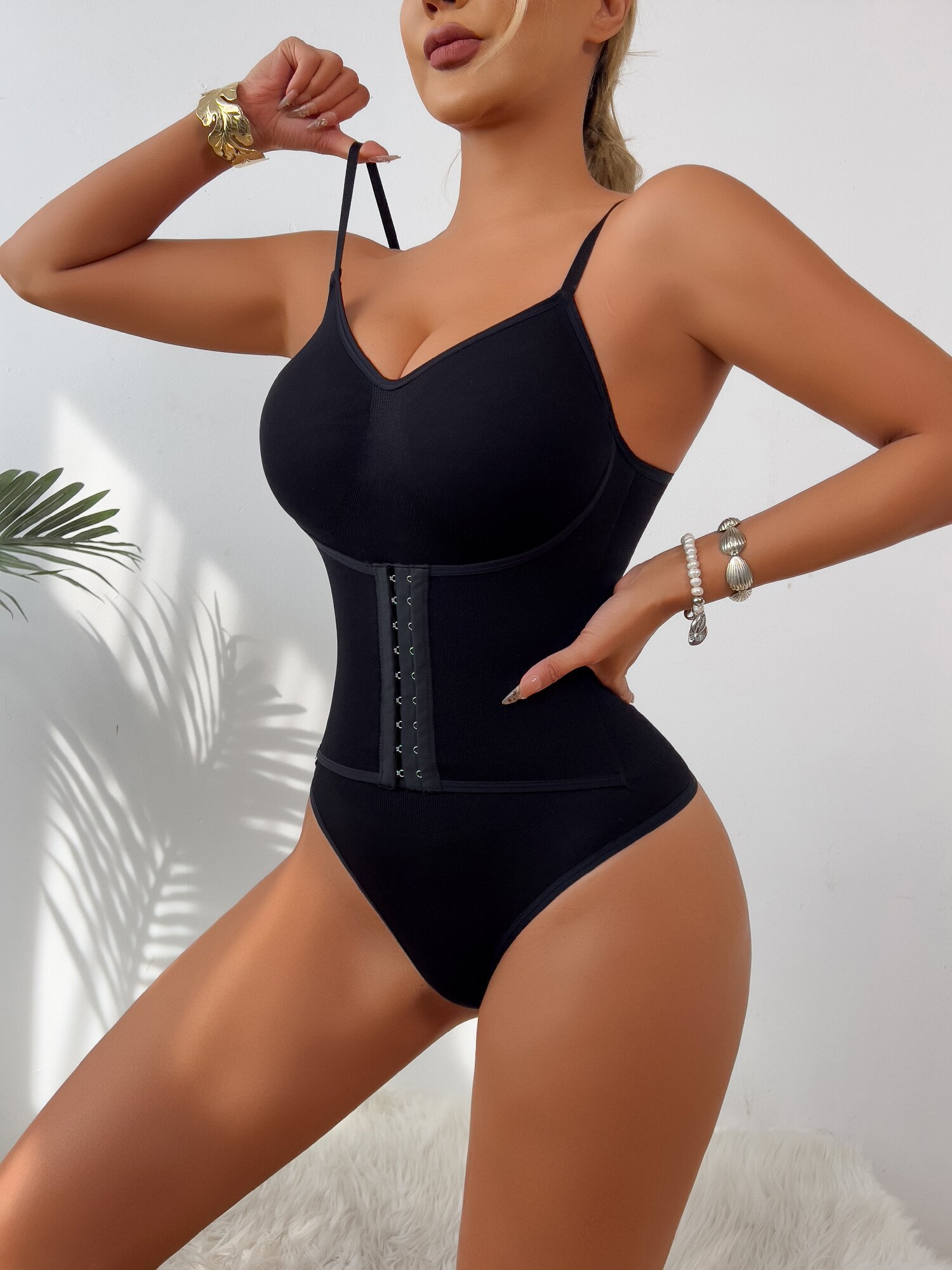 Tummy-Control Seamless Waist Trainer: waistband, closure and adjustment-point detail