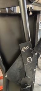 Estructura Hidráulica Manual Móvil para Contención de Ganado con Abrazadera de Cuello Ajustable y Báscula Integrada para el Cuidado y Cría - Product Image 5