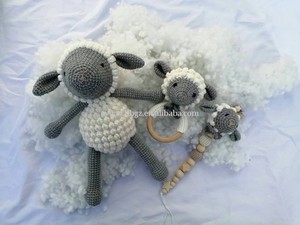 Oferta de Pascua 2024: Juguete de madera Montessori, conejito de peluche, <span class=keywords><strong>mordedor</strong></span> <span class=keywords><strong>amigurumi</strong></span> de ganchillo, sonajero para bebé, set de regalo. - Product Image 2