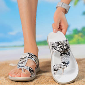 Claquettes d'été légères et antidérapantes pour hommes, en PU, confortables et décontractées, pour la plage - Product Image 2