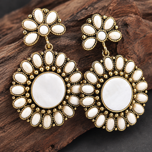 Orecchini vintage con conchiglia turchese, regalo per feste da donna - Product Image 4