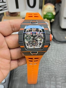 Reloj de pulsera mecánico hueco de alta calidad, moderno y lujoso, con mecanismo tourbillon, diseñado por un maestro relojero. - Product Image 3