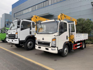 Grue à flèche pliante robuste montée sur camion avec commande hydraulique pour le chargement de marchandises volumineuses et la livraison sur chantier - Product Image 6