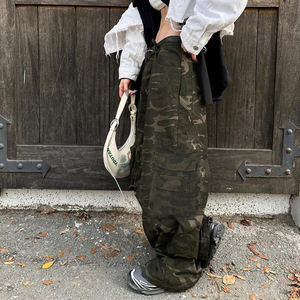 Jean cargo en denim vintage respirant et audacieux Y2K - Imprimé camouflage et taille basse, jambe droite décontractée pour le streetwear - Product Image 2