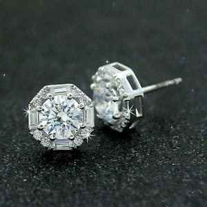 Orecchini E4036 in Oro Bianco con Diamanti Taglio Brillante Rotondo Colore D Naturali Certificati GIA Gioielli Classici da Donna per Matrimonio - Product Image 4