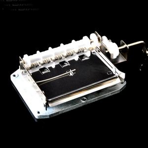 Poinçon à bande de papier, 60mm, fait à la main, en métal 30diy, boîte à <span class=keywords><strong>musique</strong></span>, mouvement de ruban, cadeaux créatifs, promo - Product Image 4