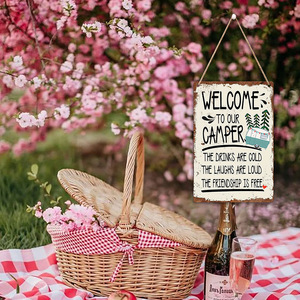 Etiquetas de madera para camping de verano con diseño de punto de cruz, decoraciones de árbol de madera retro para exteriores con pintura de hojalata - Product Image 2