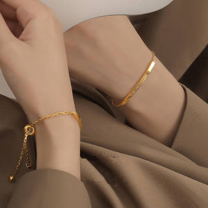 Pulsera de Cadena de Acero de Titanio Ajustable, Impermeable, con Letra Geométrica Grabable y Circonitas, Chapada en Oro de 18K, de Moda, Popular en 2023 - Product Image 3