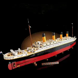 New 9090pcs Movie Series Titanic Ship Moc Wholesale 3D Moc Building Blocks Bricks Set Titanic For Kid Gifts