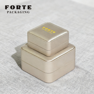 FORTE Caja de Joyería Cuadrada de Titanio para Pendientes y Anillos de Marca - Product Image 5