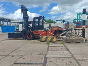 Top Performance Linde 16ton Diesel Forklift US Used Construction Machinery Original Components <b>Internal</b> Combustion 4x4 <b>Drive</b> Two - Product Image 3