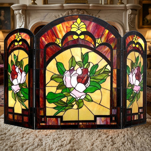 Écran de cheminée en vitrail 3 panneaux motif floral iris, décoration traditionnelle, forme cathédrale, décoration artistique pour salon - Product Image 3