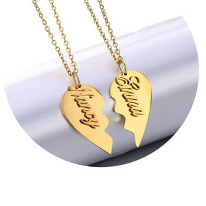 Nouveau design de bijoux tendance pour la Saint-Valentin Collier à pendentif cœur en acier inoxydable plaqué or 18 ct avec lettre pour les couples - Product Image 4