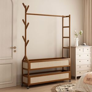 Perchero de pie sencillo de bambú con estante de almacenamiento para uso en el hogar, dormitorio o residencia universitaria - Product Image 3