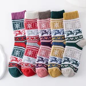 新款设计女式民族风格中筒袜粗纱保暖冬季兔毛袜圣诞袜