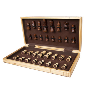 Jeu de société en bois personnalisé avec un coffret en bois portable et un rangement sécurisé pour les pièces, jeu d'échecs de qualité supérieure - Product Image 3
