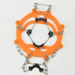 Crampons de glace antidérapants pour trekking en plein air avec 19 pointes en acier inoxydable Poignées de protection sûres pour le camping et la randonnée - Product Image 4