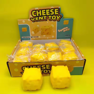 Bloc de fromage réaliste anti-stress en TPR, jouet de farce non comestible pour amis de 14 ans et plus, en stock - Product Image 1
