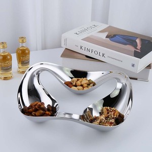 Bandeja Decorativa Moderna de Acero Inoxidable con Diseño Geométrico de Frutas, Color Plateado, para Sala de Estar y Decoración del Hogar - Product Image 1