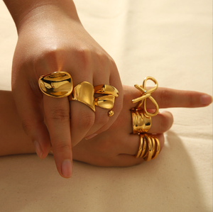 Anillos <span class=keywords><strong>de</strong></span> Acero Inoxidable Chapados en <span class=keywords><strong>Oro</strong></span> <span class=keywords><strong>de</strong></span> 18K al por Mayor <span class=keywords><strong>de</strong></span> Fábrica con Encanto <span class=keywords><strong>de</strong></span> Personalidad Exagerada y Accesorios Ajustables para las Manos - Product Image 1