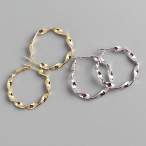 Trung Quốc Phật Sơn nhà máy bán buôn cô gái Bông tai đồ trang sức đơn giản Bông tai - Product Image 1