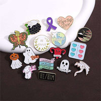 Ensemble de badges en émail souple à motifs de dessins animés variés, personnages de jeux et d'anime, en alliage de zinc, pour la décoration de sacs à dos, vestes, chapeaux, revers, objets de collection