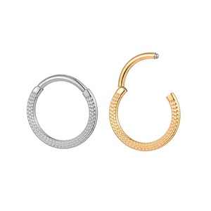 Fuxuan ASTM F136 Titanium hammergeschindeltes Segment Klicker Nase-<span class=keywords><strong>Ring</strong></span> Piercing Hersteller - Product Image 1