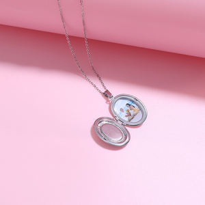 จี้สร้อยคอโลหะผสมสีทองเงินสไตล์วินเทจสำหรับผู้หญิงและผู้ชาย พร้อมกรอบรูปสำหรับใส่รูปภาพเป็นของที่ระลึก สามารถปรับแต่งได้ - Product Image 5