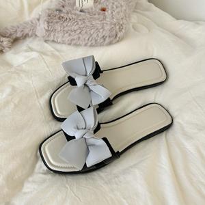 Pantuflas de Invierno para Hombre y Mujer, Ajuste Universal, Antideslizantes, Suaves y Cálidas, Calzado para el Hogar - Product Image 1