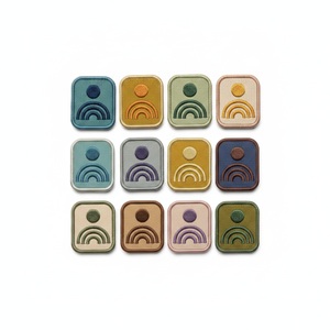 Aimant de réfrigérateur brodé, aimant personnalisé en tissu tissé, aimant souvenirs en tissu doux pour les musées et les boutiques de cadeaux - Product Image 6