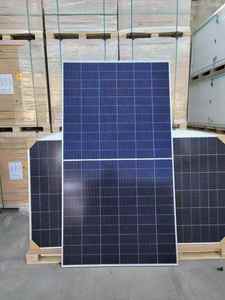 Panneau solaire monocristallin bifacial demi-cellule 650W pour systèmes photovoltaïques 500W-720W, garantie 30 ans, haute efficacité 20,9%, composant 650W - Product Image 5