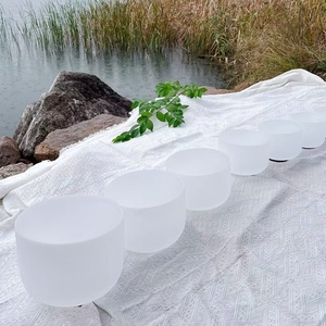 JH Wholesale - Bols chantants en cristal <span class=keywords><strong>de</strong></span> quartz givré 432 Hz, notes A B C D E F G, lot <span class=keywords><strong>de</strong></span> 7 bols chantants en cristal - Product Image 2