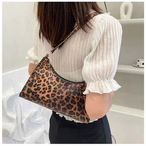 I-0230 Nouveau Sac à Main Femme Tendance à Bandoulière Imprimé Léopard, Design Niche Populaire et Portable - Product Image 4