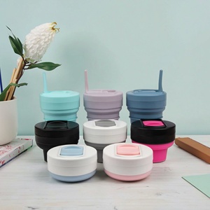 Bouteilles d'eau en silicone pliables portables en gros avec logo personnalisé et pailles pour le voyage et le camping - Product Image 2