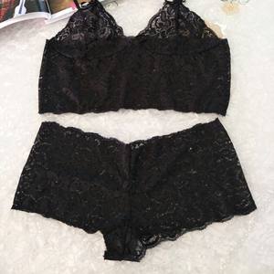 Ensemble de lingerie sexy en dentelle pour femmes Soutien-gorge push-up transparent à bretelles avec broderie, string et pantalon bikini - Product Image 3