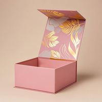 Boîte cadeau en papier écologique personnalisée, gaufrage, design moderne et luxueux, matériaux recyclés, emballage pliable pour commandes personnalisées