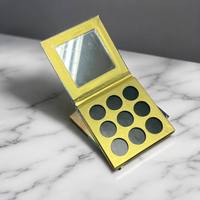 Palette de fards à paupières personnalisable 9 couleurs avec miroir, emballage en carton magnétique à charnière au design holographique scintillant