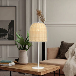 <span class=keywords><strong>Lampe</strong></span> de table en bois avec tissage en rotin Construction en pin naturel Design minimaliste pour les intérieurs de maison de style scandinave - Product Image 3