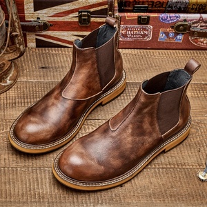 Bottes d'hiver pour hommes en cuir véritable vieilli, style britannique, fabriquées à la main, imperméables et antidérapantes pour l'extérieur - Product Image 2